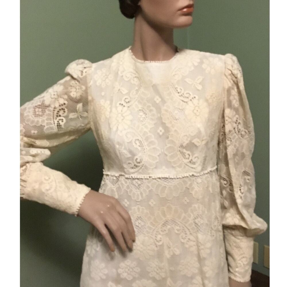 VINTAGE LANZ ORIGINAL 70s IVORY LACE w/BISHOP SLEEVES/EMPIRE WAIST MAXI DRESS - Picture 3 of 9